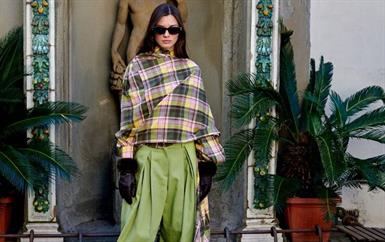 كيف تحولت عمارة فلورنسا إلى أزياء نابضة بالحِرفية في مقابلة خاصة مع مصممة MAMZI